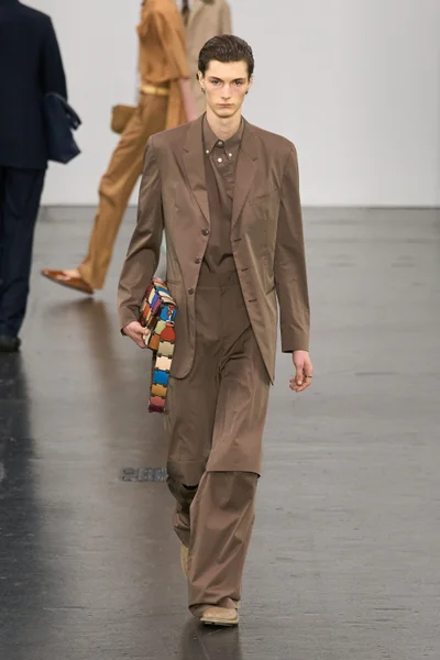 Look 40